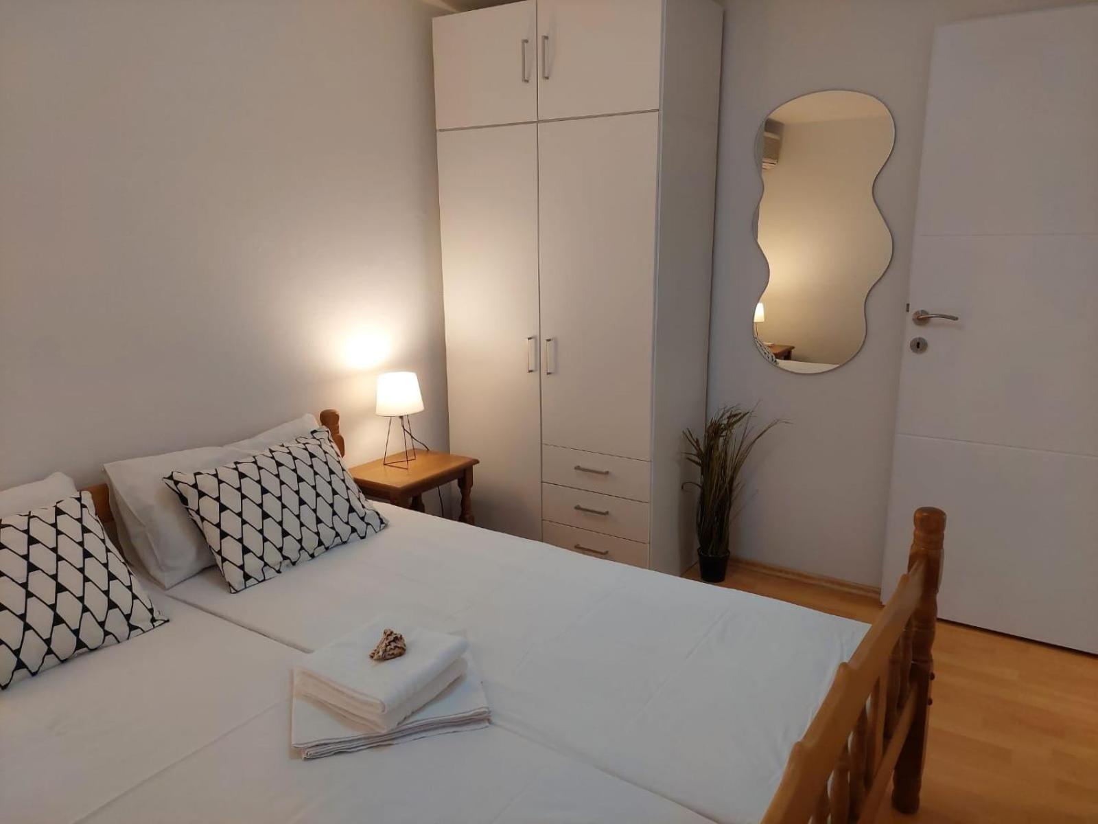 Apartman Luka Klenovica Eksteriør billede