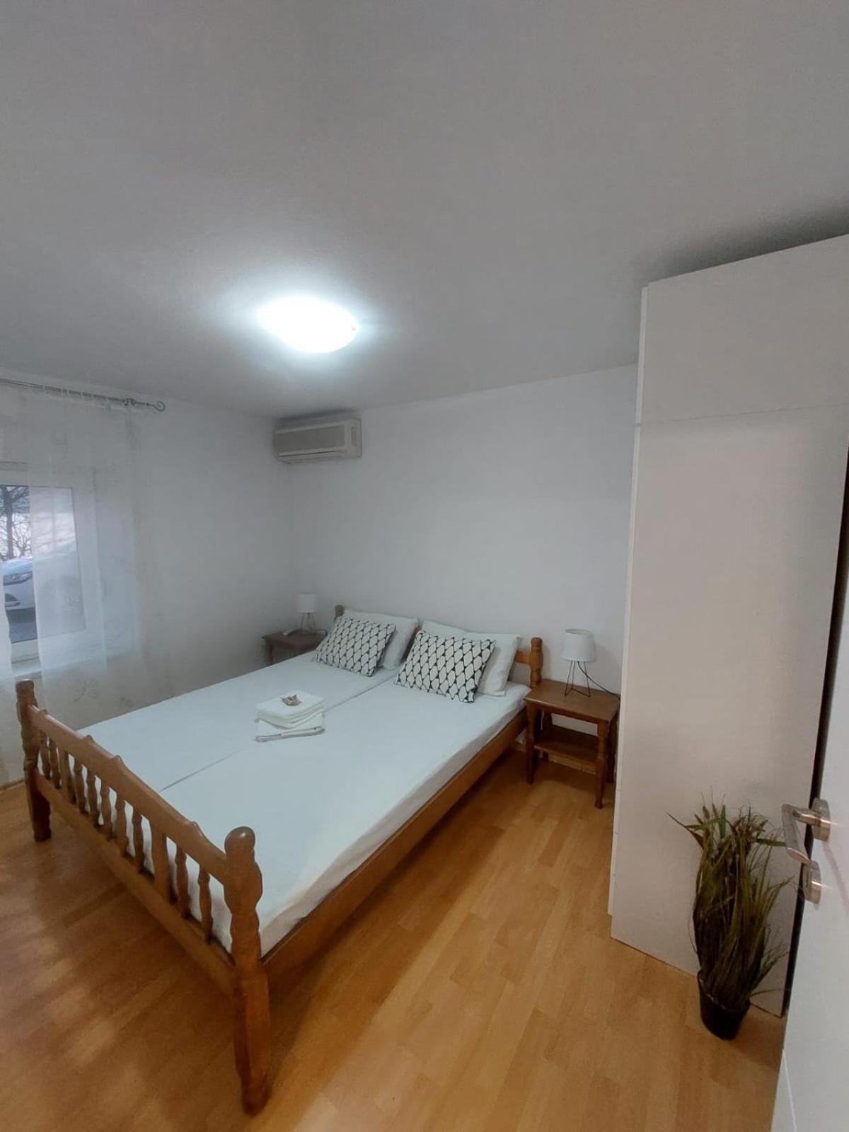 Apartman Luka Klenovica Eksteriør billede