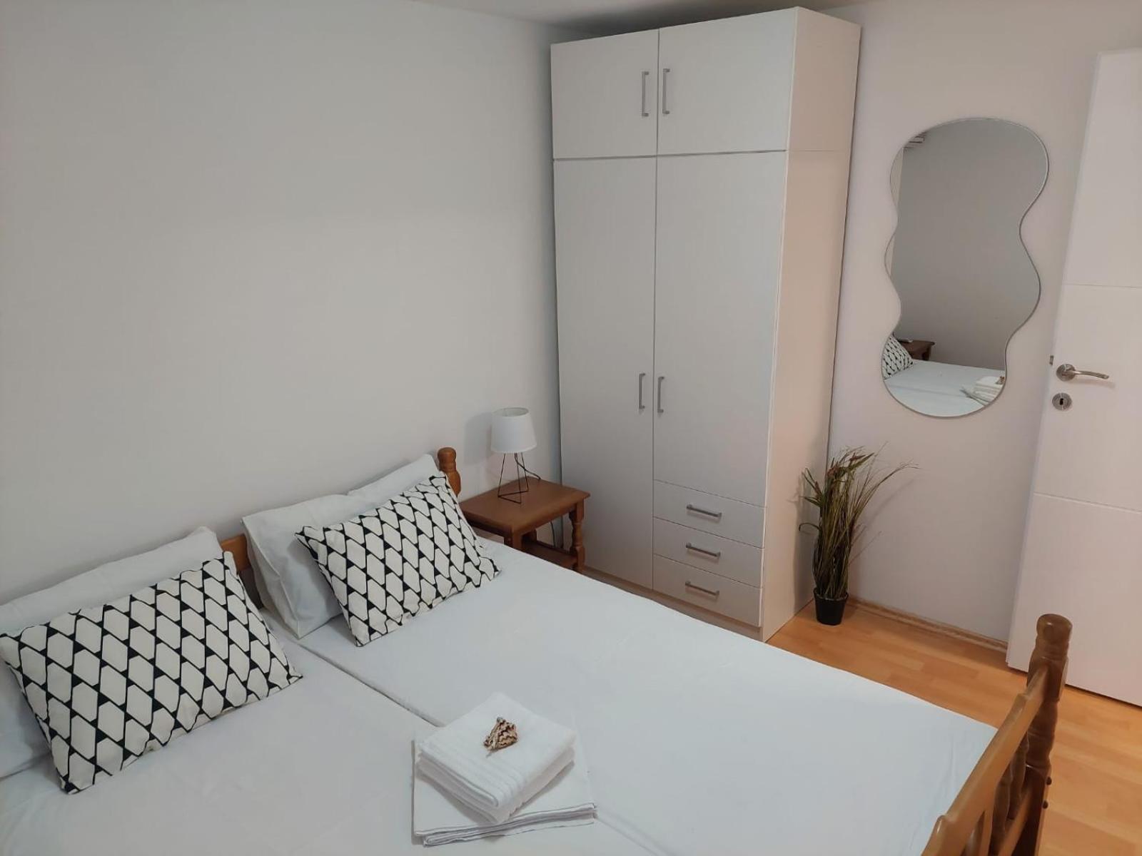 Apartman Luka Klenovica Eksteriør billede